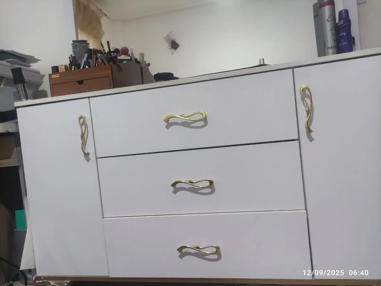 تخت و کمد دراور و یک عدد پاتختی|تخت و سرویس خواب|بیرجند, |دیوار