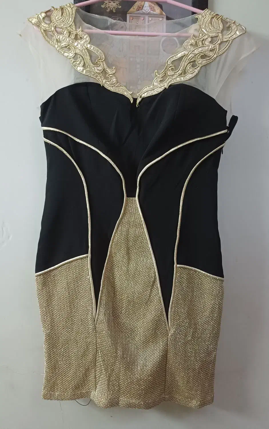 لباس مجلسی زنانه|لباس|شیراز, پانصد دستگاه ارتش|دیوار