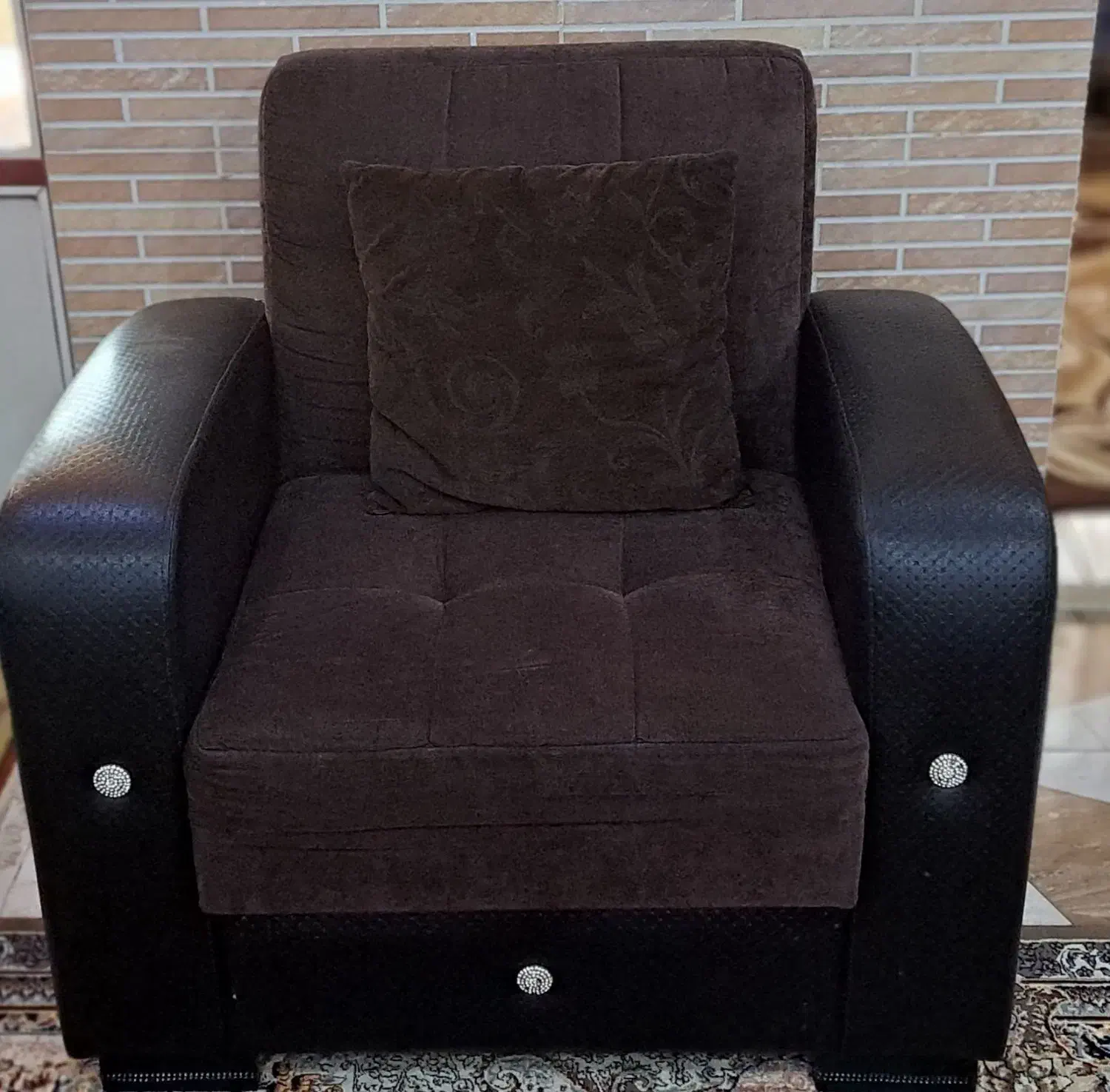 مبل چرمی و میز عسلی|مبلمان خانگی و میز عسلی|رشت, امین الضرب|دیوار