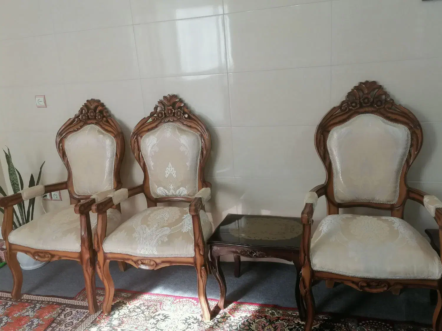 مبل 8 نفر سلطنتی  همراه 3 عدد میز|مبلمان خانگی و میز عسلی|خوی, |دیوار