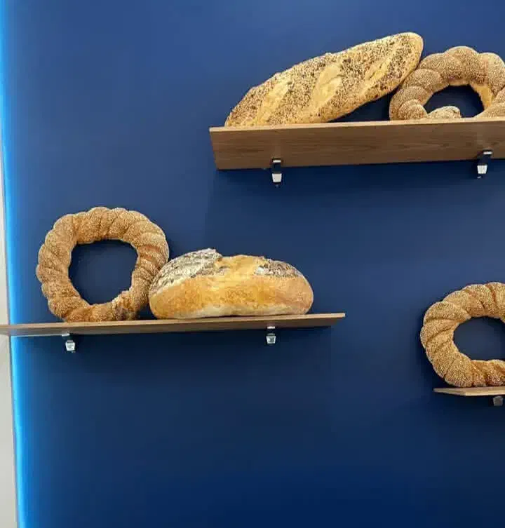 فروشنده خانم و خانم جعبه زن  قنادی  شعبه تهرانپارس|استخدام خدمات فروشگاه و رستوران|تهران, تهرانپارس شرقی|دیوار