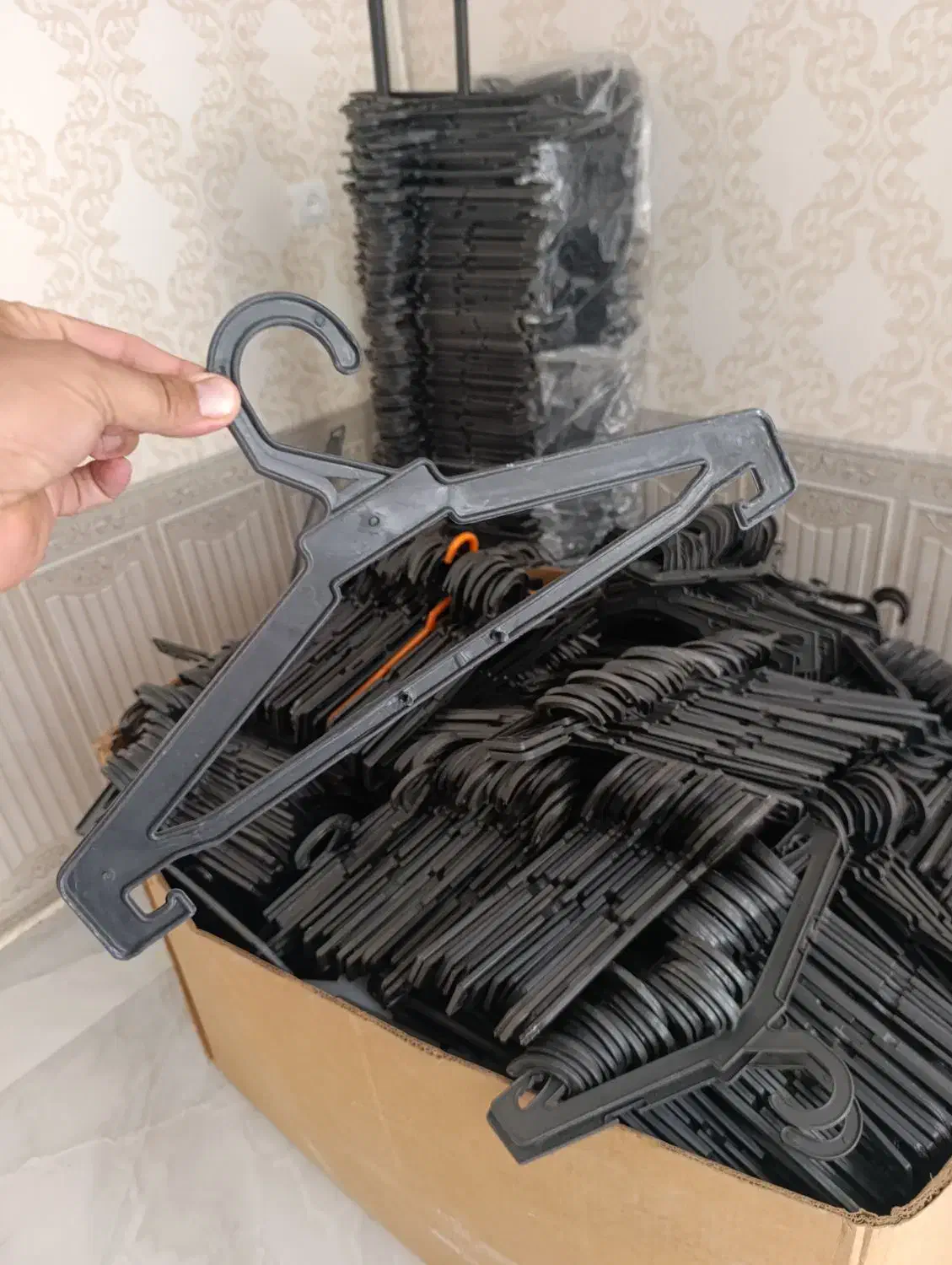 چوب لباسی|بندرخت و رخت‌آویز|سلماس, |دیوار
