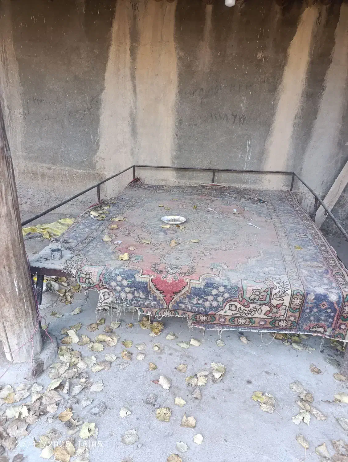 میز بزرگ سنگین|میز و صندلی غذاخوری|بناب, |دیوار