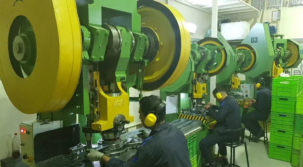 کارگر ساده ـ پرسکار ـ دریل کار ـ مونتاژکار|استخدام صنعتی، فنی، مهندسی|پردیس, شهرک صنعتی کمرد|دیوار