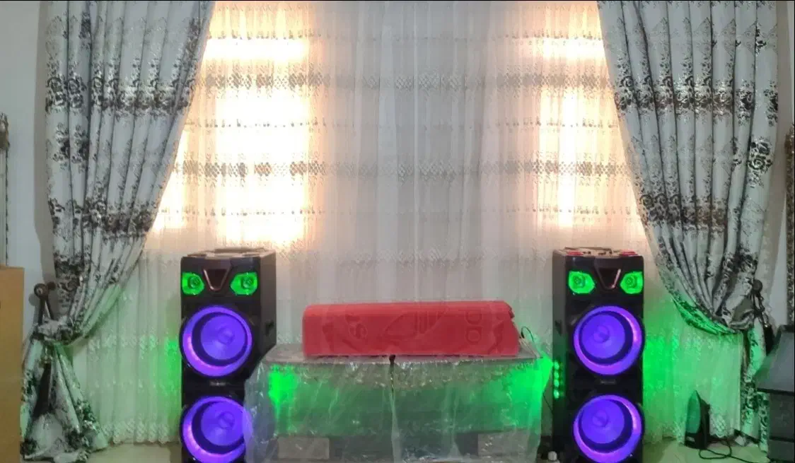 پرده|پرده، رانر، رومیزی|اشتهارد, |دیوار