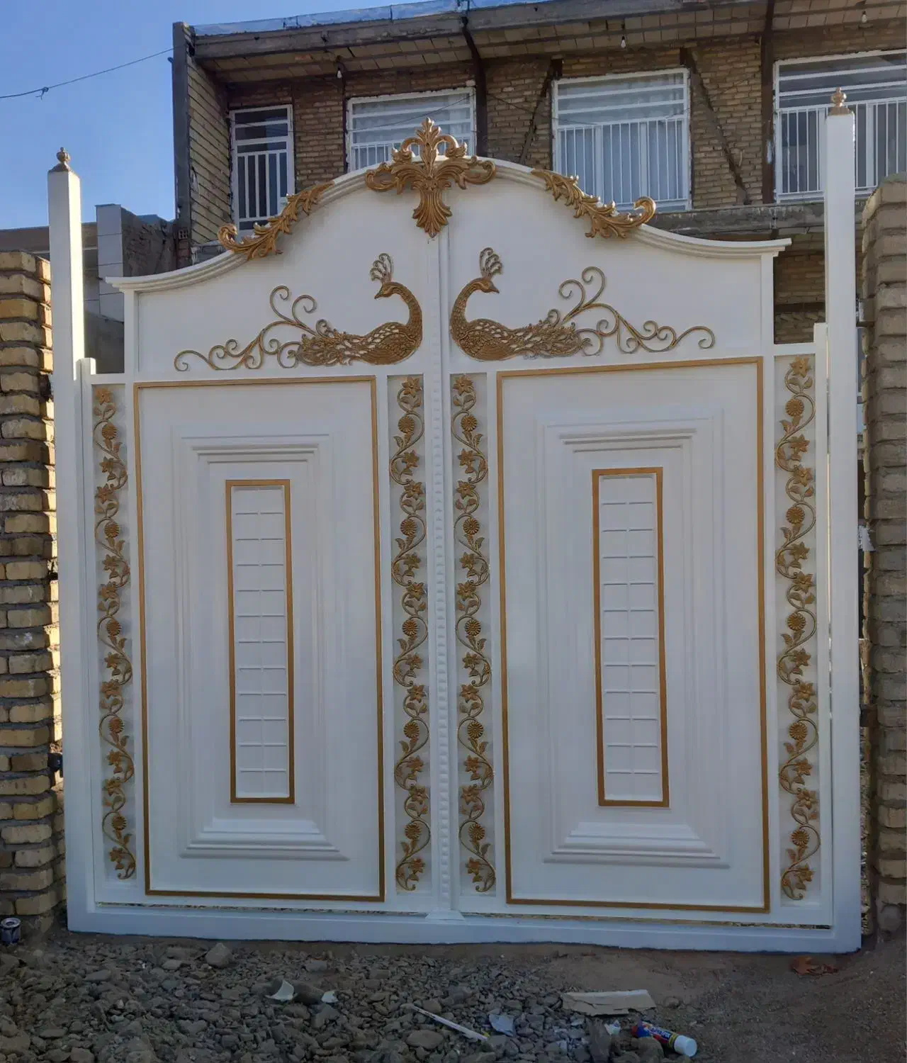 رنگکاری و نقاشی ساختمان مناسب و کیفیت بالا|خدمات پیشه و مهارت|بروجرد, |دیوار