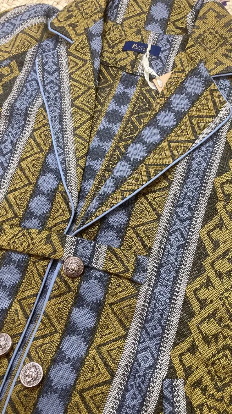 کت مجلسی|لباس|قم, انسجام|دیوار