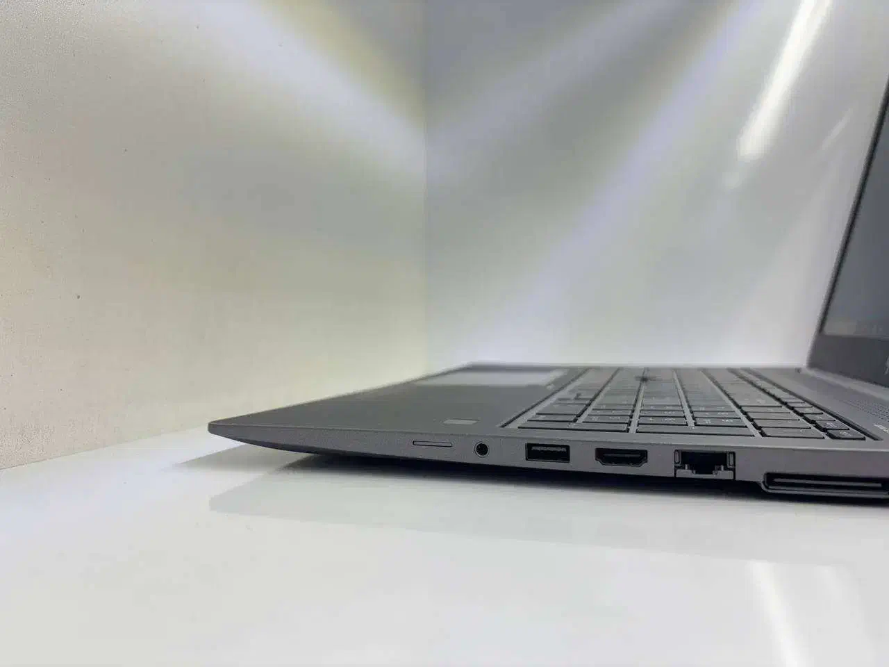 لپتاپ HP مدل Zbook 15U G5|رایانه همراه|اندیشه, اندیشه فاز ۳|دیوار