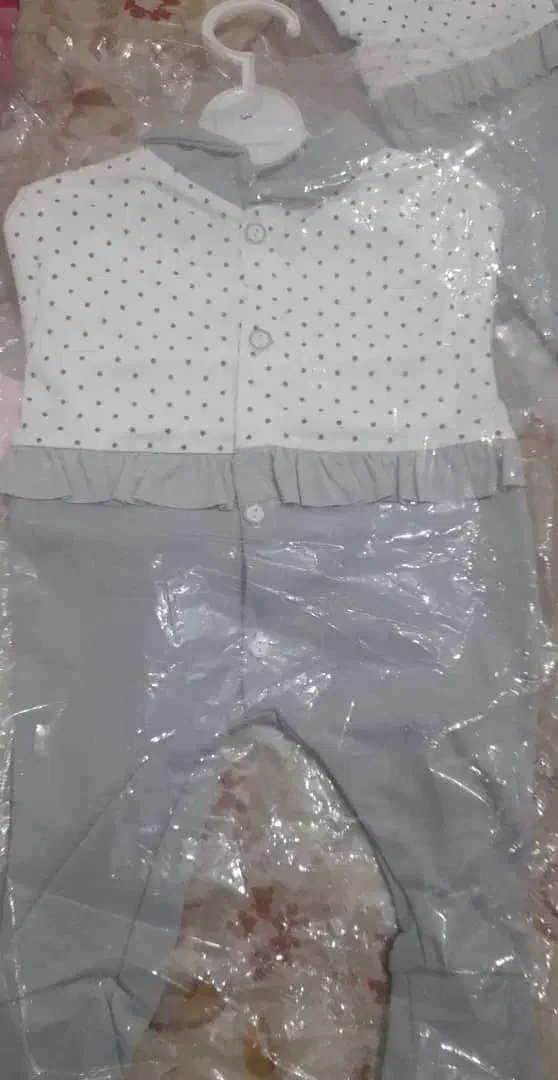 لباس نوزادی|کفش و لباس بچه|محمودآباد, |دیوار