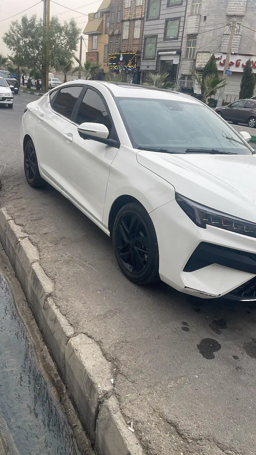 کی ام سی j7 مدل ۱۴۰۲ معاوضه با خودروی ایرانی|خودرو سواری و وانت|قرچک, مهدیه|دیوار