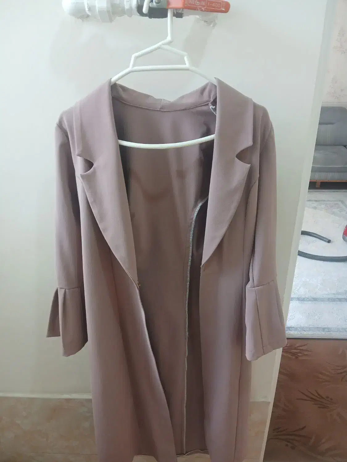 مانتو  شیک و مجلسی|لباس|شیراز, کوشک میدان|دیوار