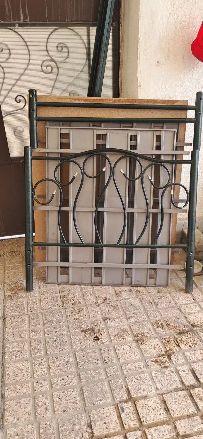 تخت یک نفره فرفورژه با تخته زیر اضافه|تخت و سرویس خواب|مشهد, زیبا شهر|دیوار