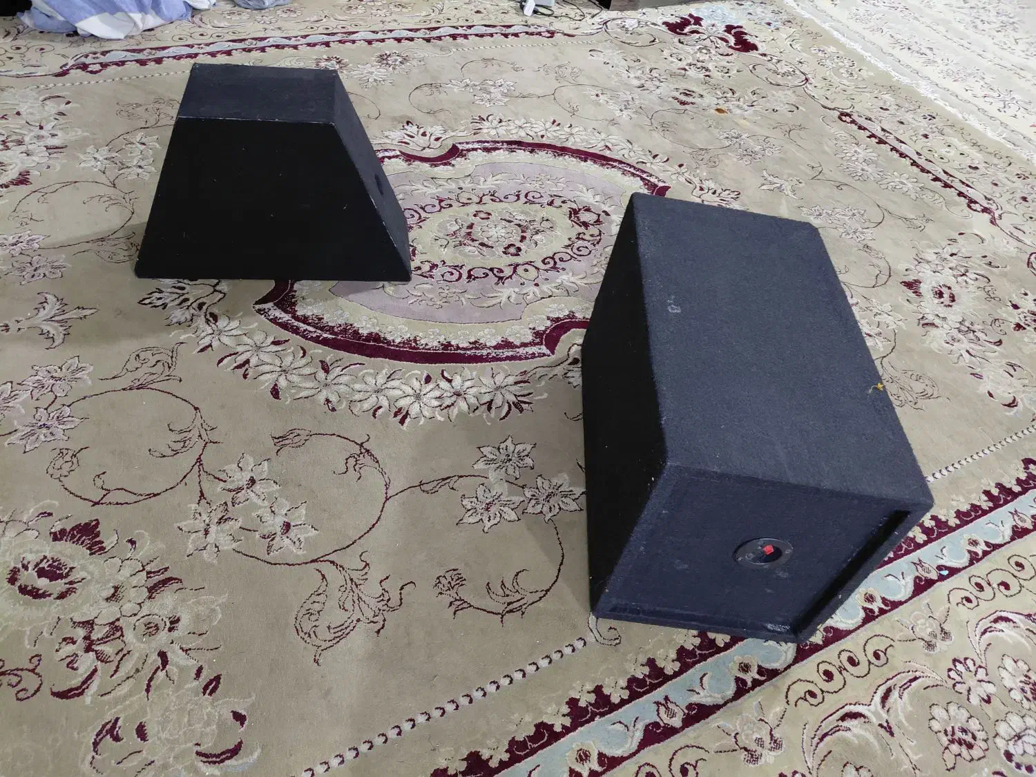 جعبه باکس|صوتی و تصویری|زبرخان, |دیوار