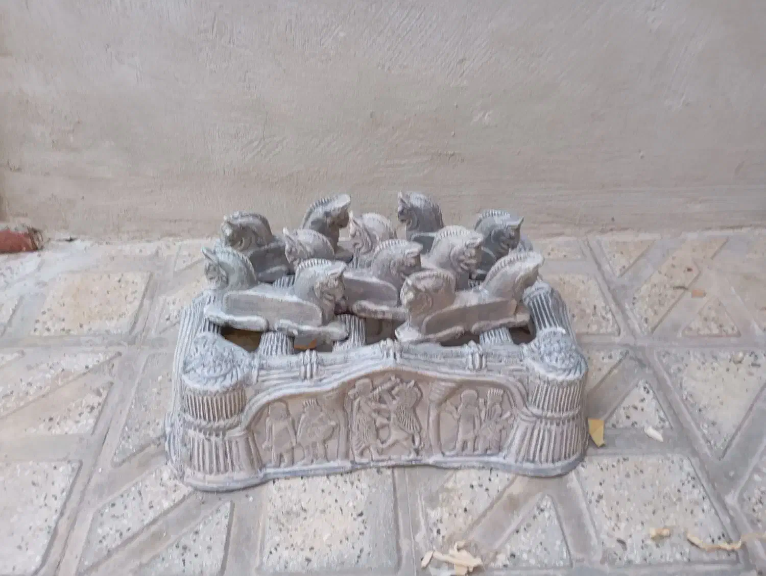 شومینه سنگی .به شکل هخامنشی|بخاری، هیتر، شومینه|شیروان (خراسان), |دیوار