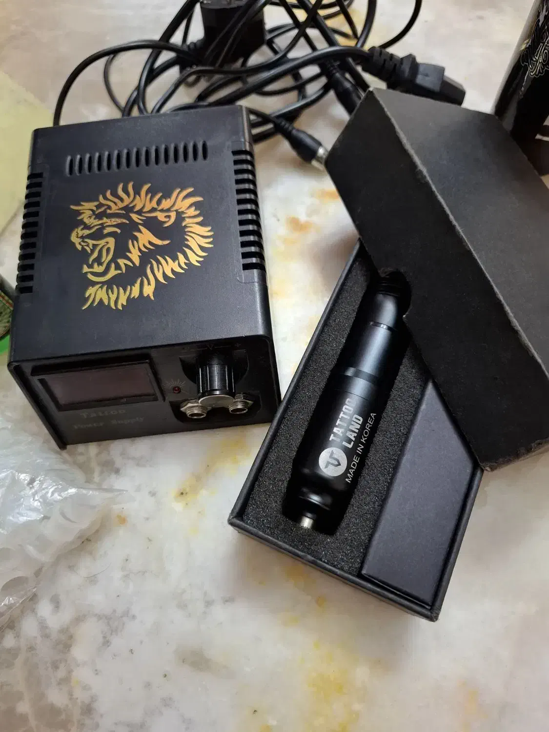 دستگاه تاتو|آرایشگاه و سالن‌های زیبایی|رشت, کوی جام جم|دیوار