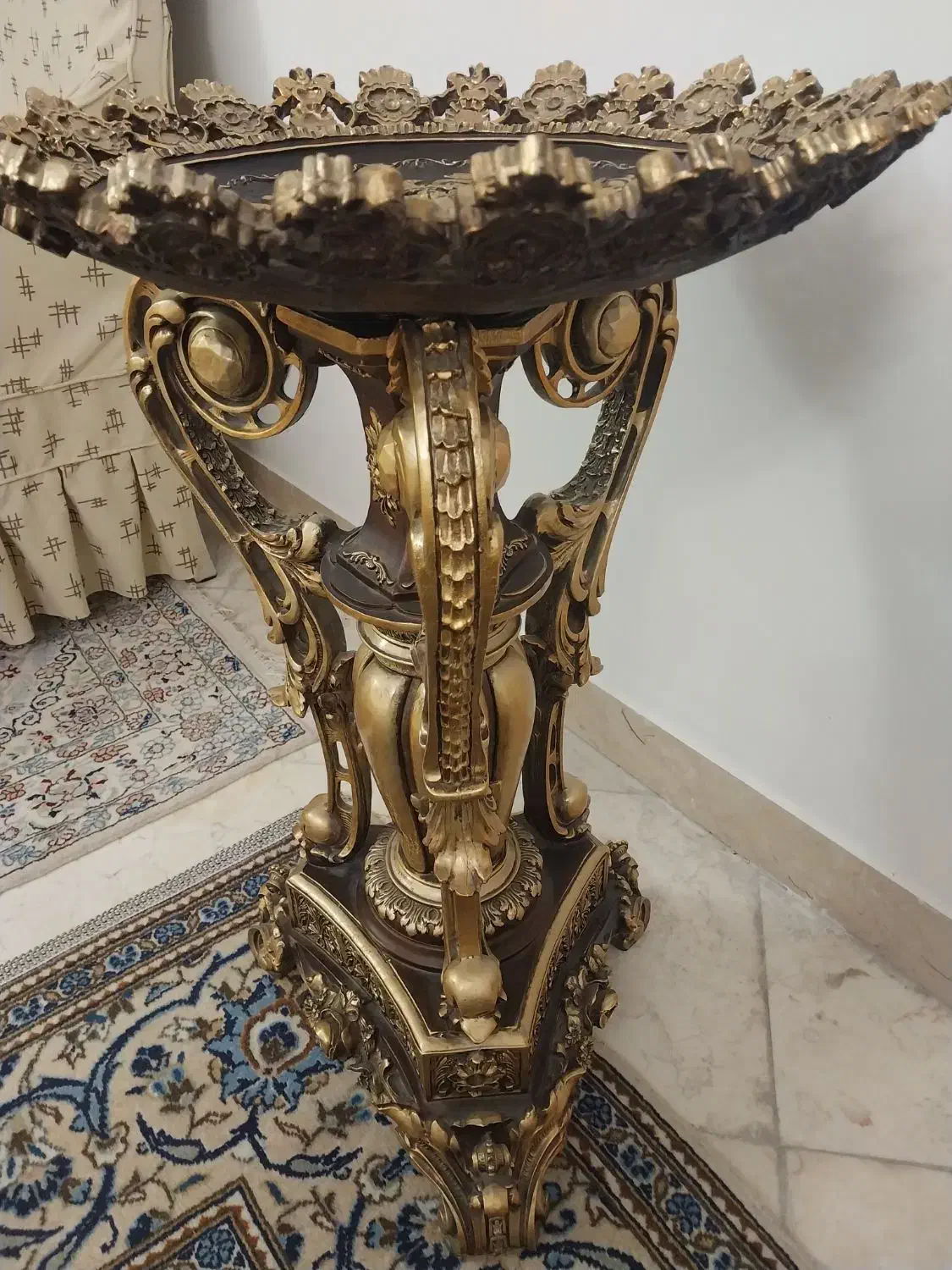 دکوری پایه دار|مجسمه، تندیس، ماکت|تهران, مجیدآباد|دیوار