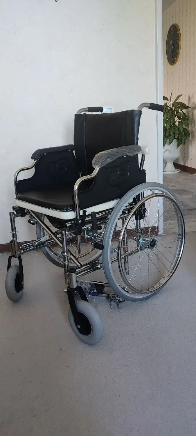 ویلچر لگن دار و حمامی|آرایشی، بهداشتی، درمانی|کرمانشاه, |دیوار