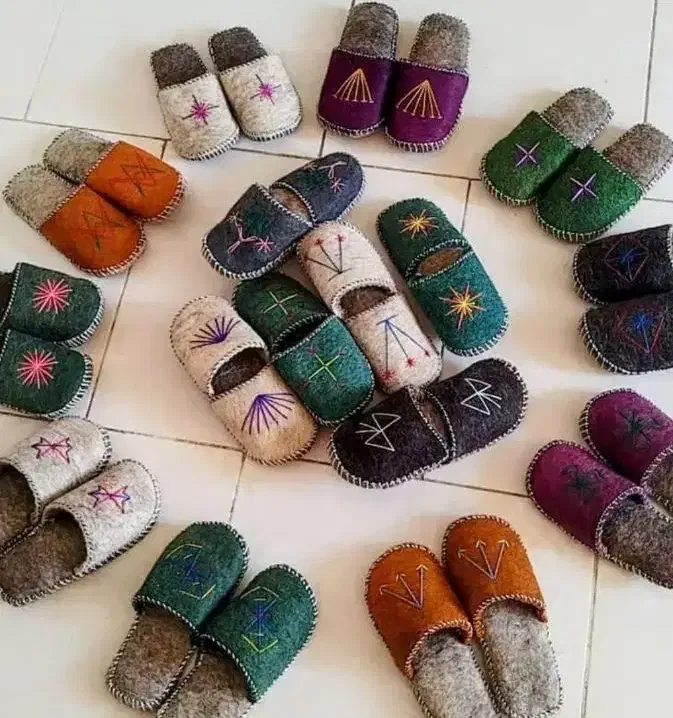 دمپایی روفرشی|کیف، کفش، کمربند|صدرا-فارس, فاز ۱|دیوار