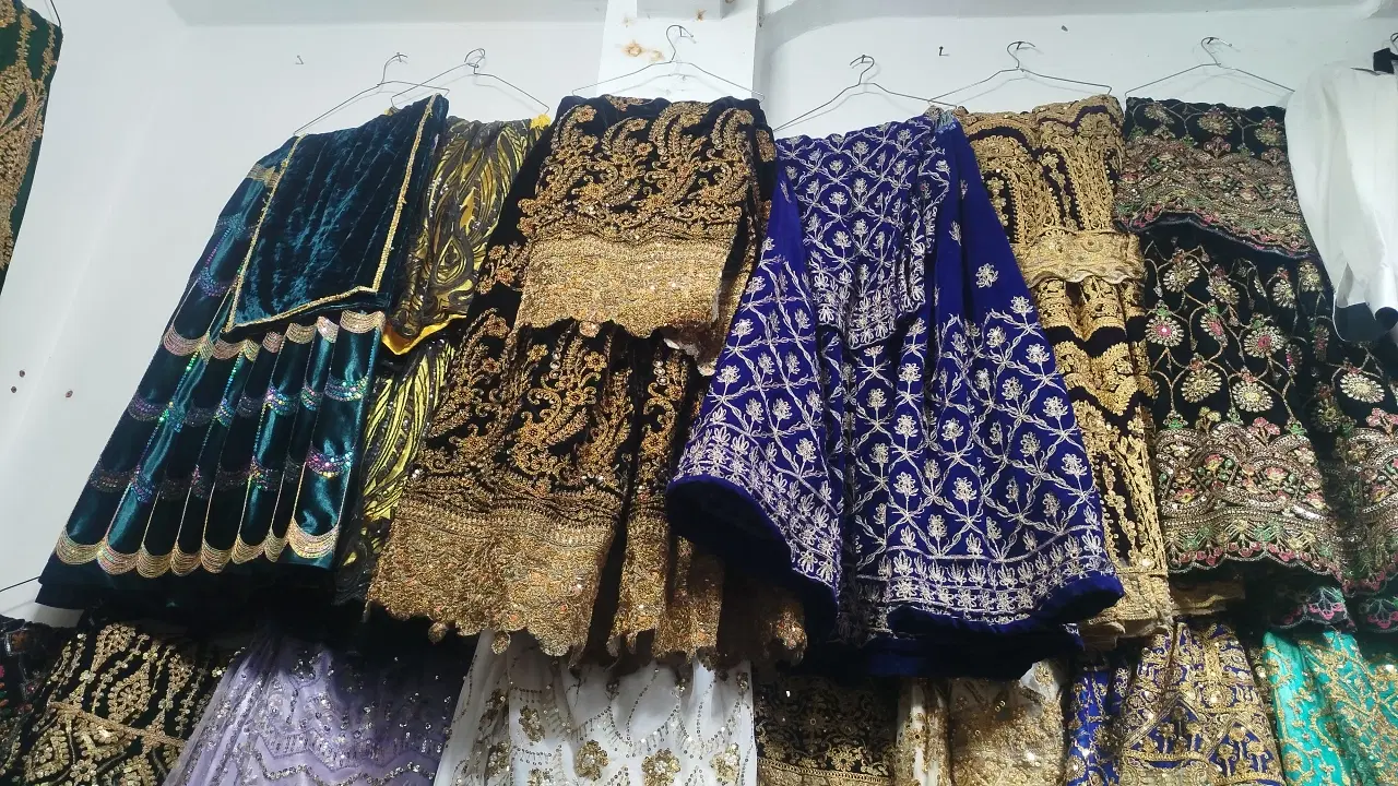 لباس|لباس|الیگودرز, |دیوار