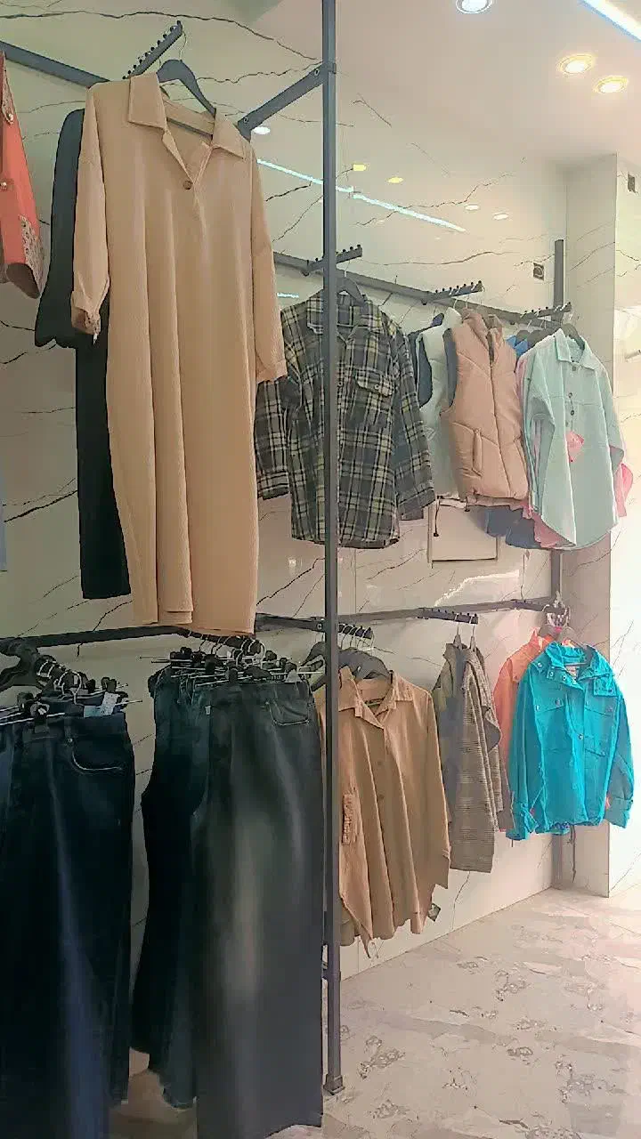 واگذاری فروشگاه لباس زنانه در نبوی منش|اجارهٔ مغازه و غرفه|خمینی‌شهر, |دیوار