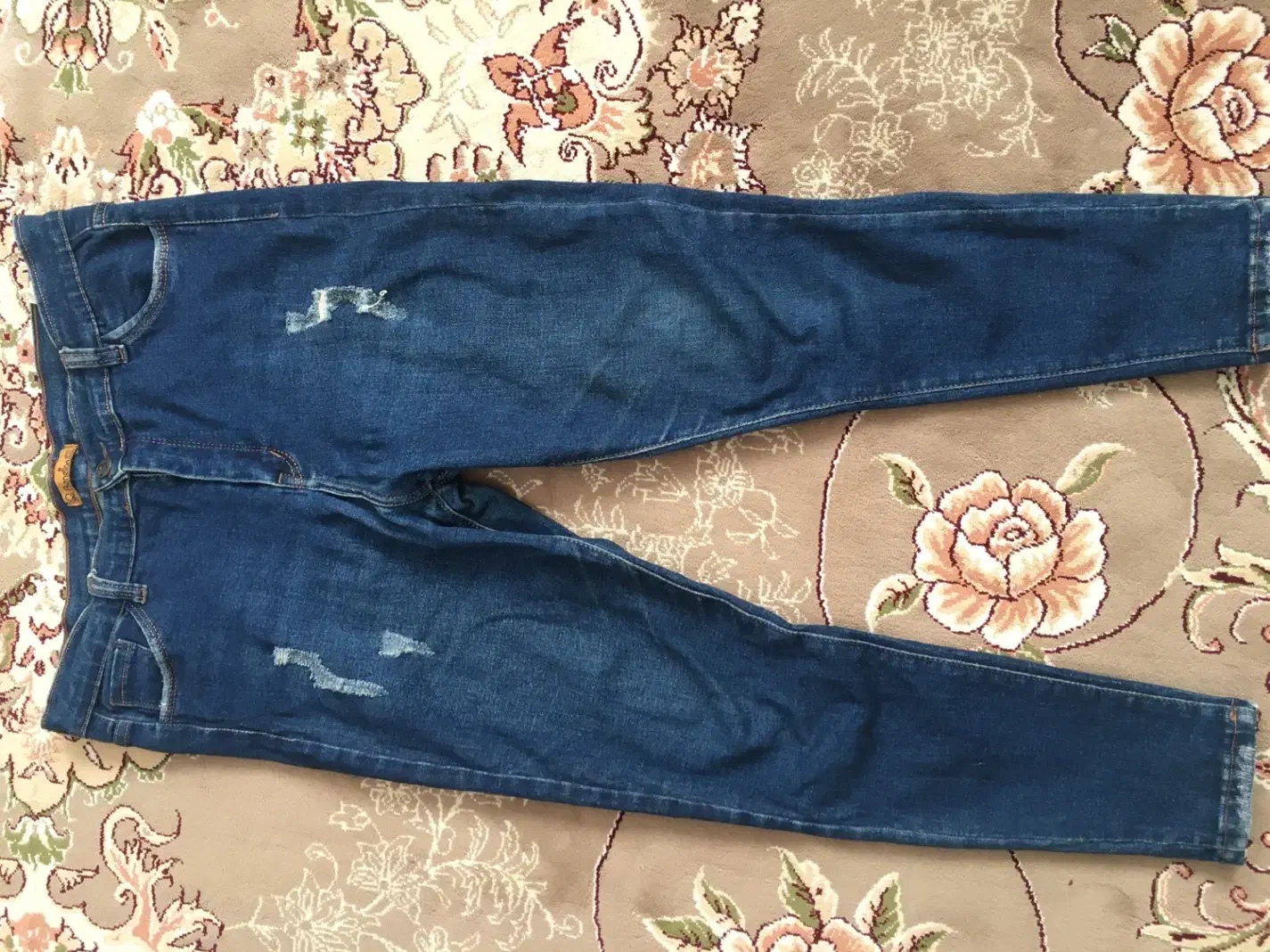 شلوار لی|لباس|سبزوار, کلاته سیفر|دیوار