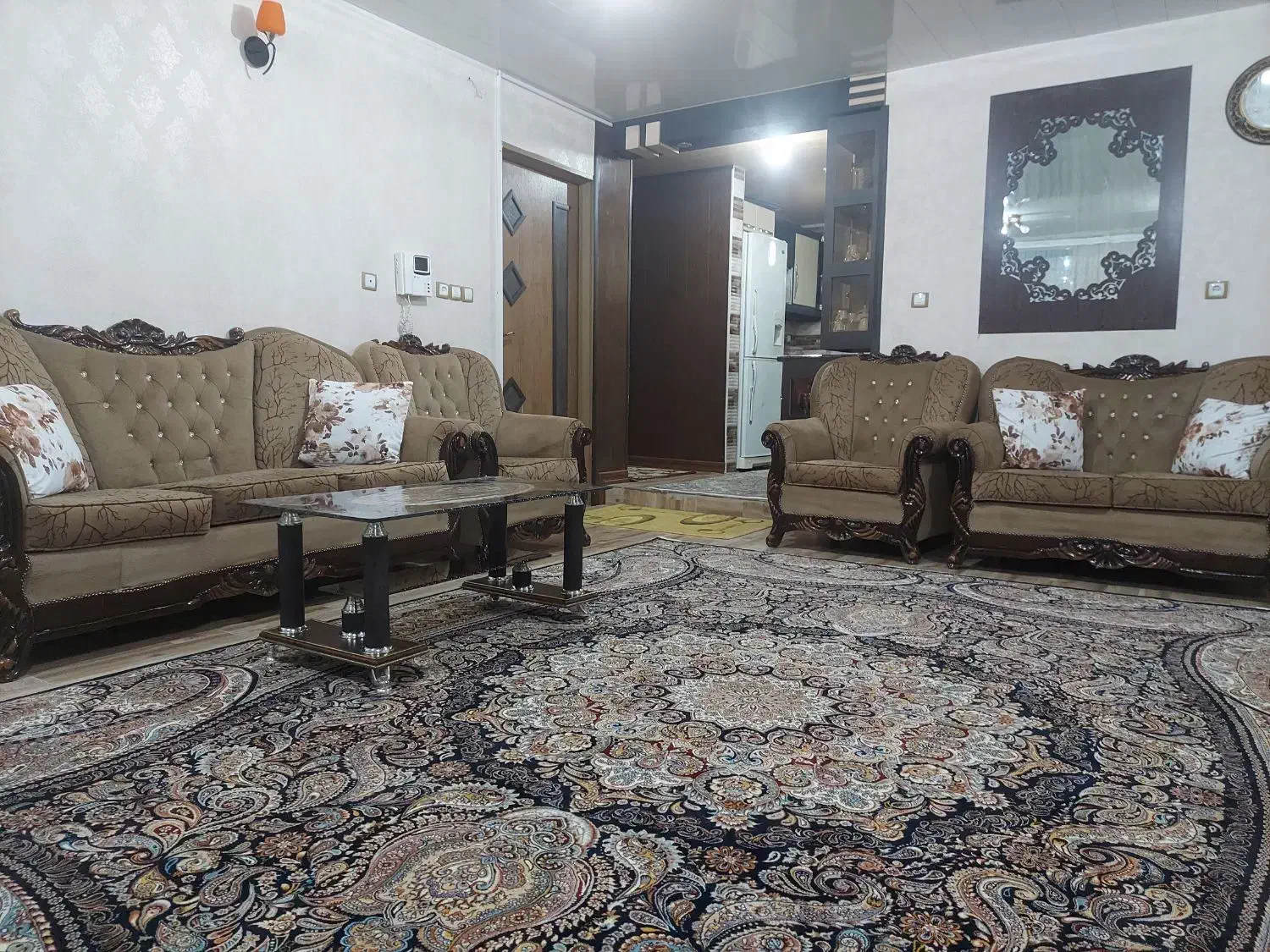 سوییت آپارتمان شیک وبسیار تمیز با تراس|اجارهٔ کوتاهمدت آپارتمان و سوئیت|سمیرم, |دیوار