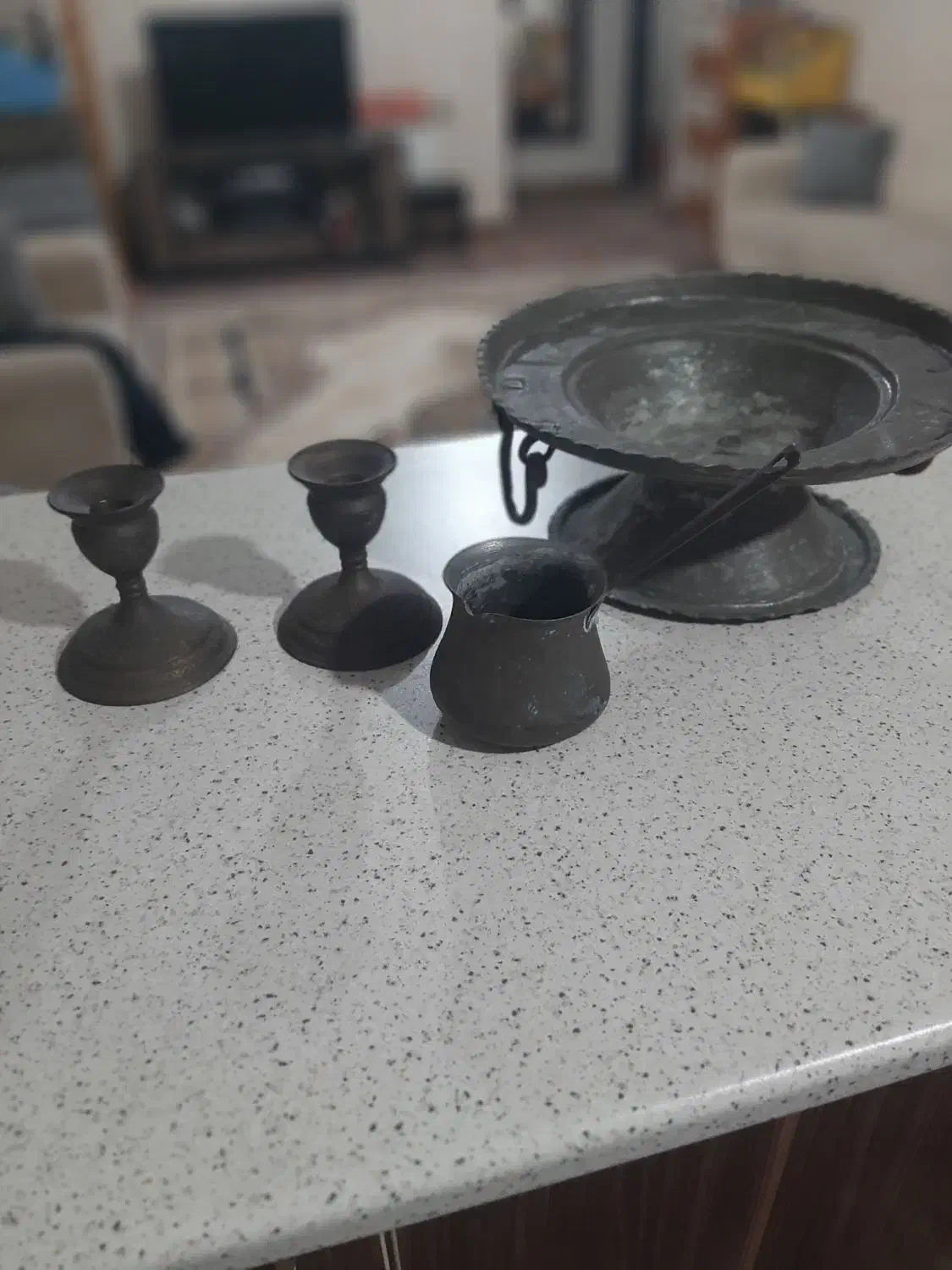 کلکسیونی|کلکسیون اشیاء عتیقه|رشت, آب و برق|دیوار