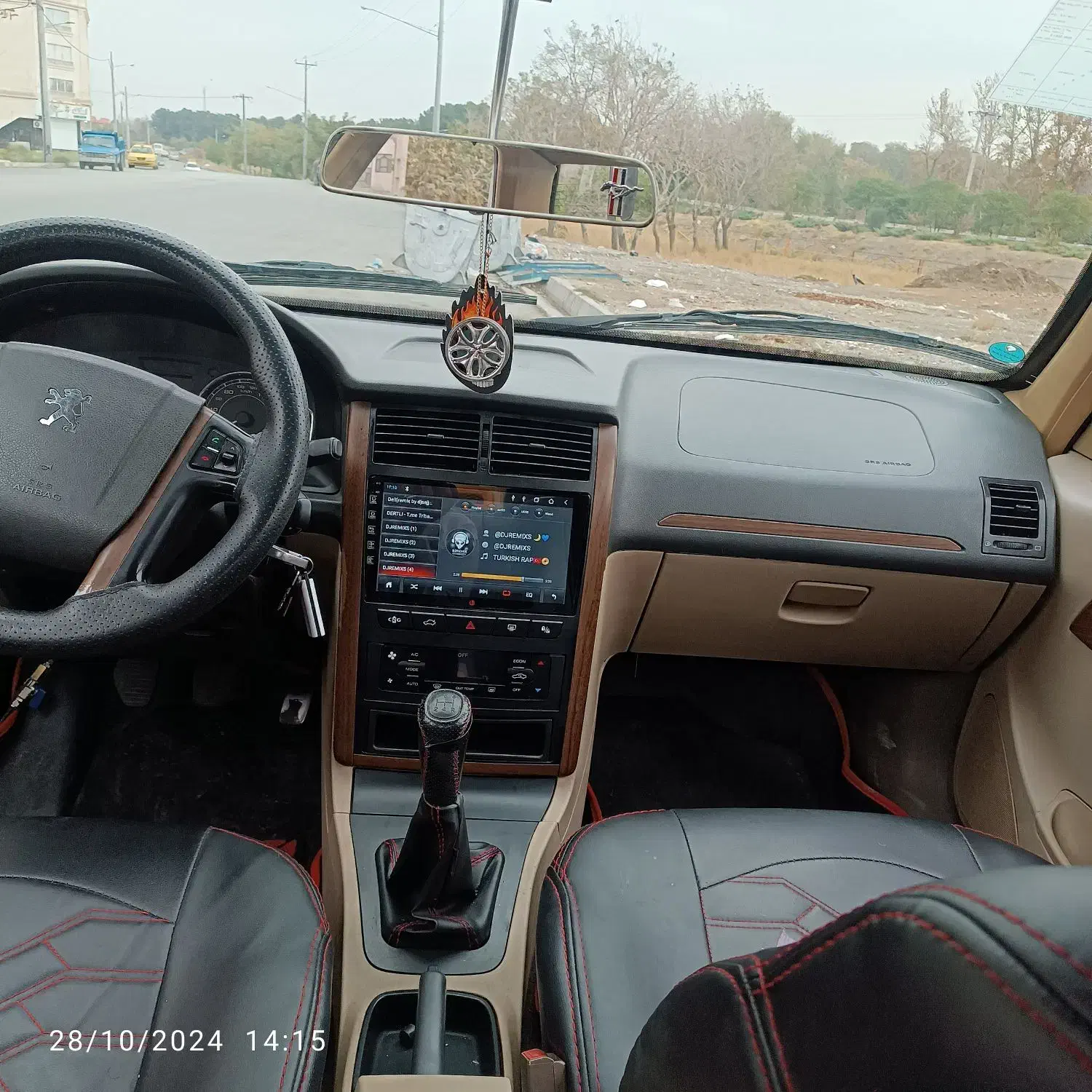 پژوپارس ۹۴ تیوفایو کم کار لوازمی|خودرو سواری و وانت|مشهد, انقلاب|دیوار