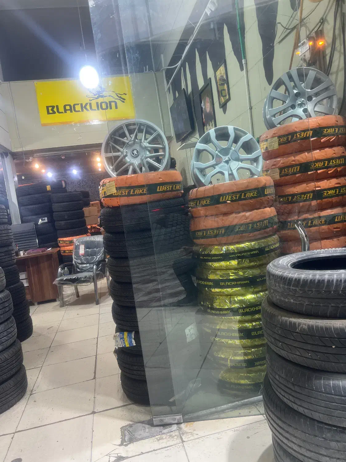 نیرو کار اقا جهت کار تعویض لاستیک سواری|استخدام صنعتی، فنی، مهندسی|کازرون, |دیوار