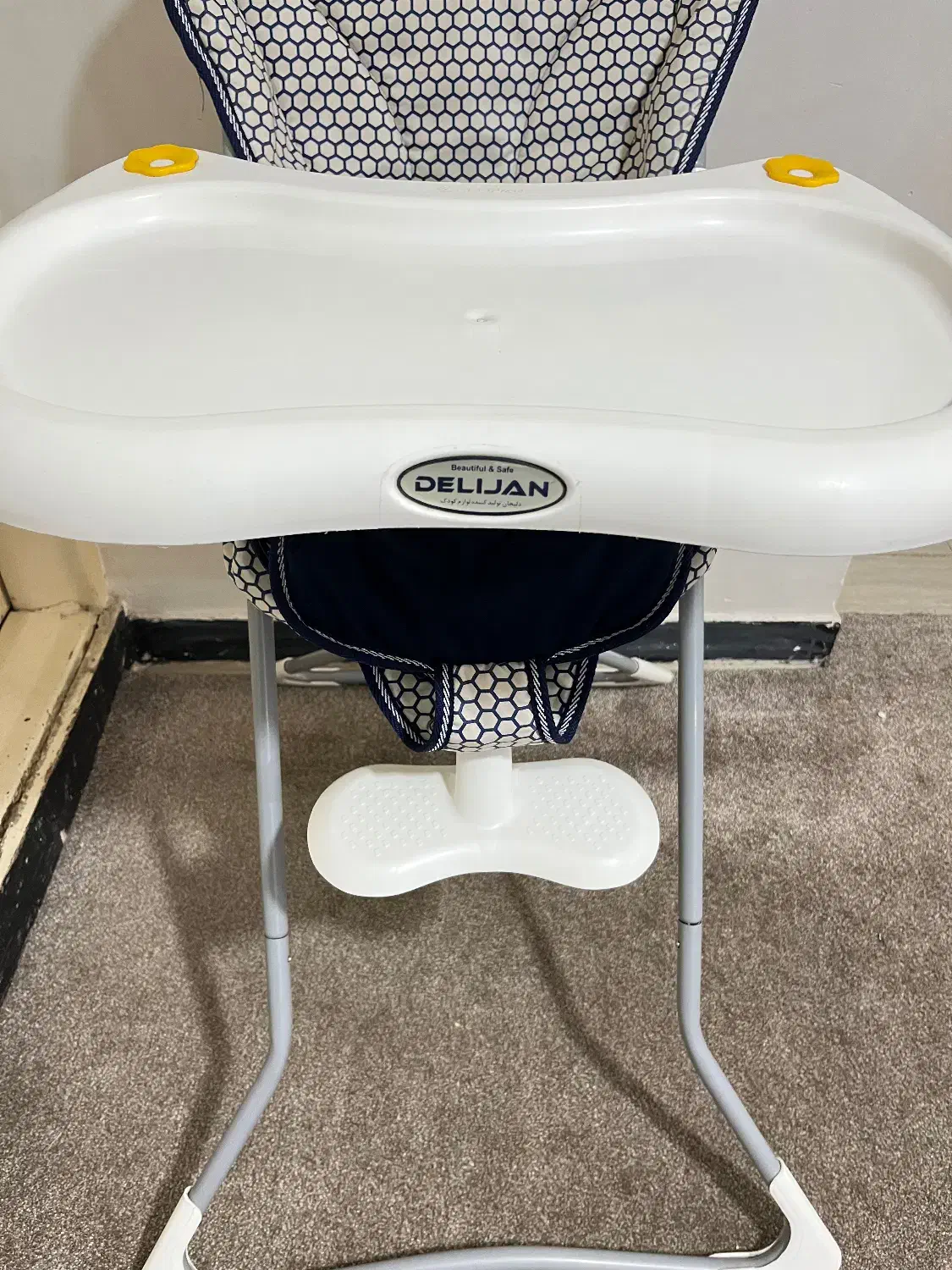 صندلی غذای کودک مارک دلیجان|تخت و صندلی بچه|رباط‌کریم, رباط‌کریم|دیوار