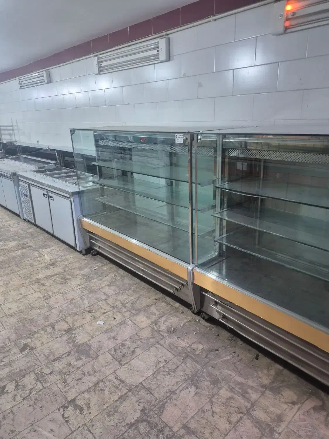 ویترین قنادی|فروشگاه و مغازه|یزد, |دیوار