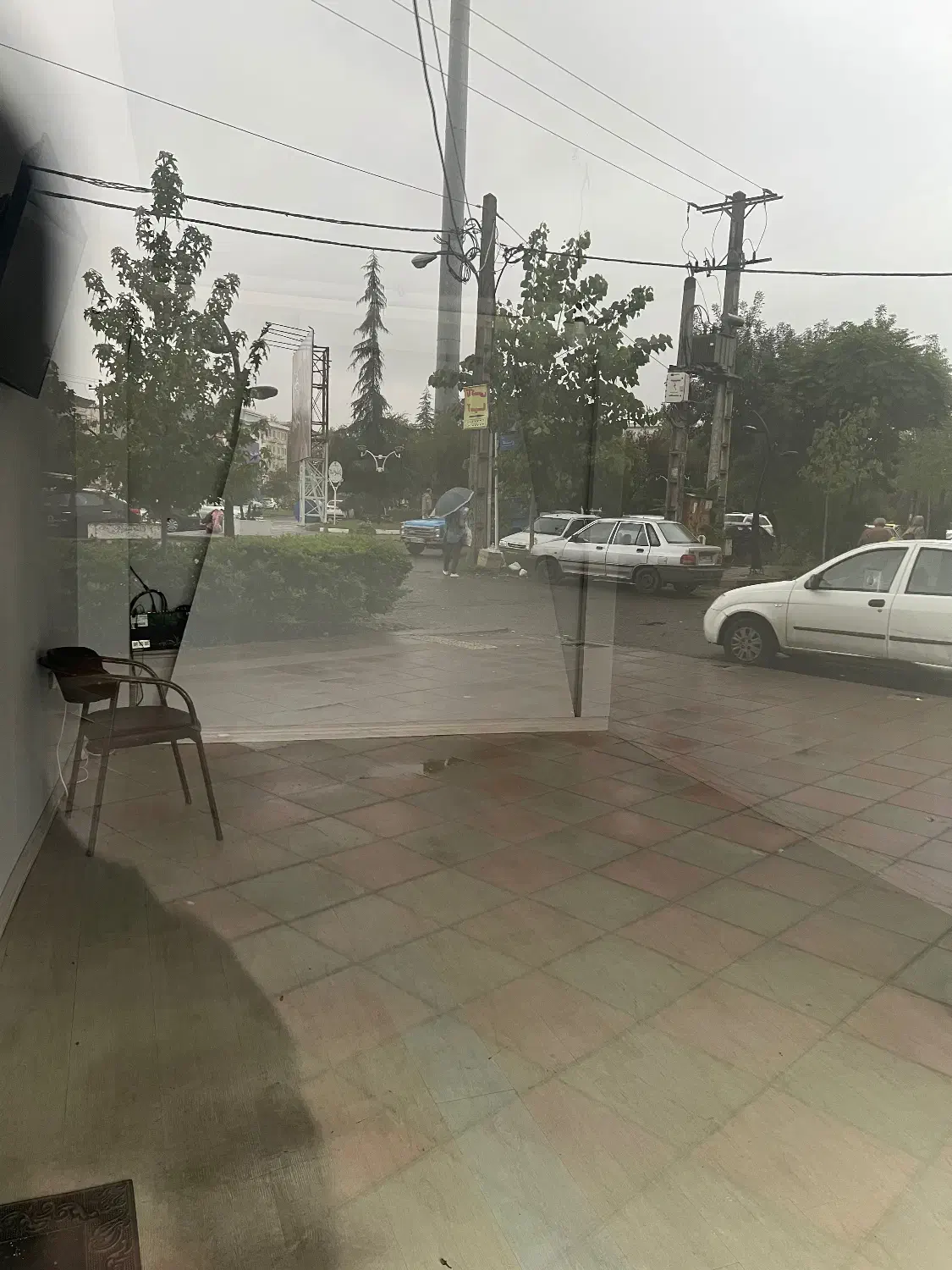 اجاره/مغازه ۱۸متری/ روبروی پارک ملت بلواراحمد زاده|اجارهٔ مغازه و غرفه|رشت, شالکو|دیوار