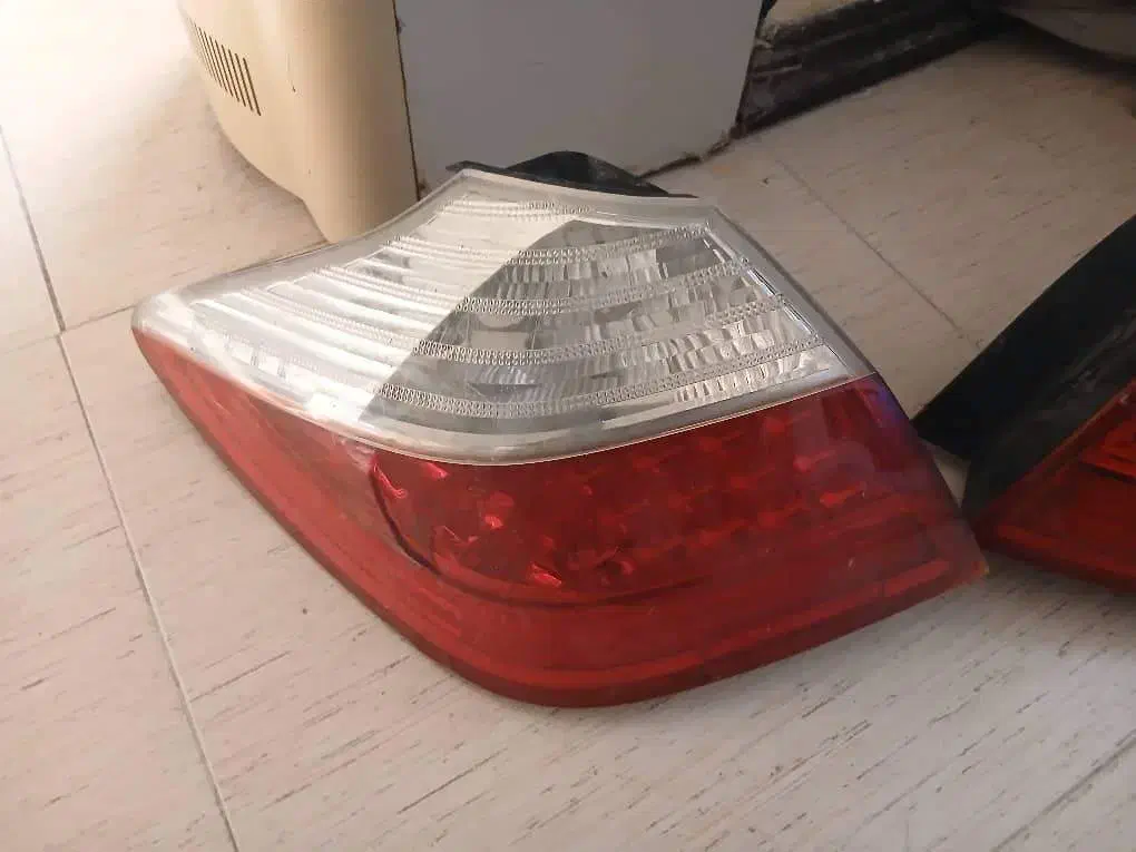 ۳عددچراغ خطر جنسیس ۲۰۱۱|قطعات یدکی و لوازم جانبی|بندرعباس, |دیوار