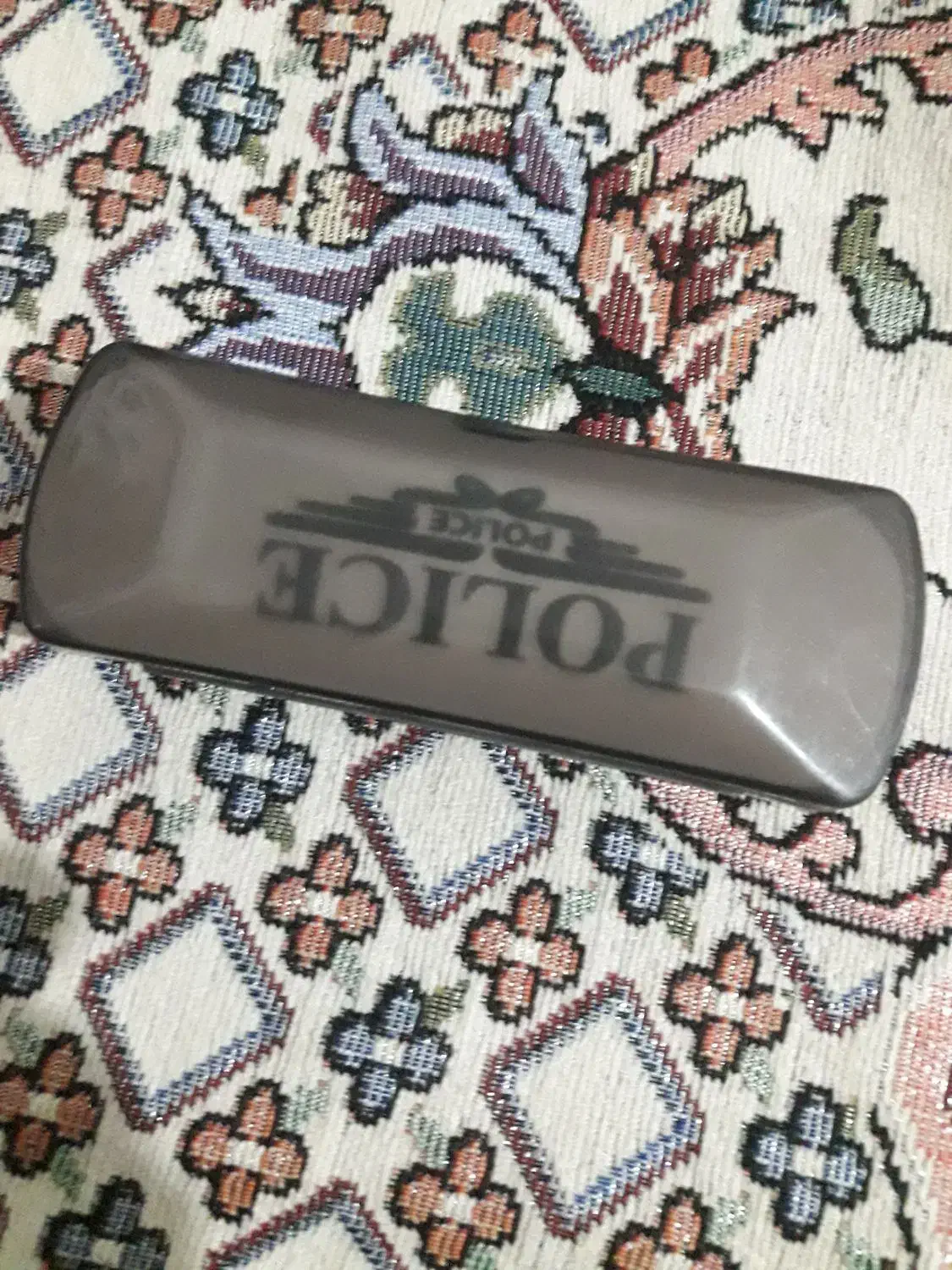 عینک گم شده|اشیا|کوهدشت, |دیوار