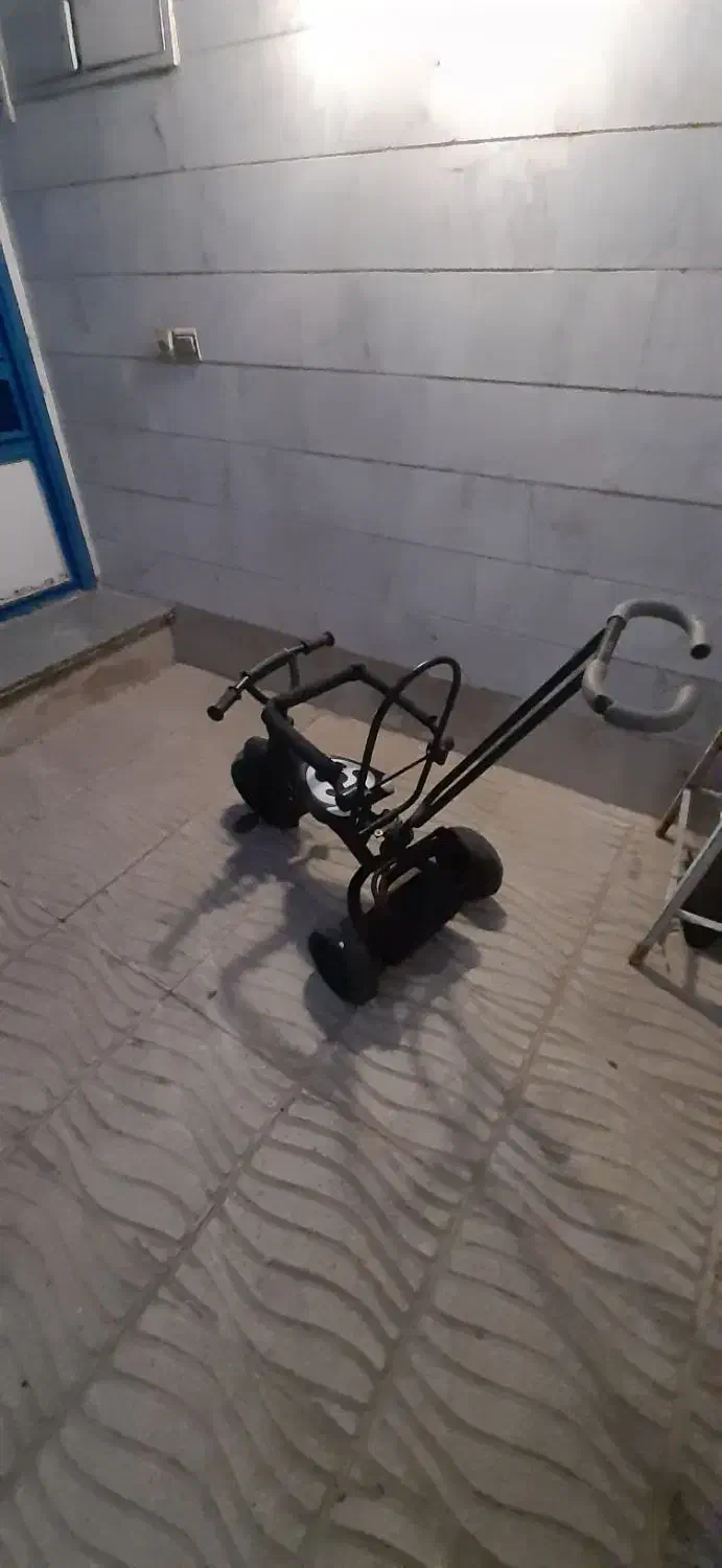 سه.چرخه.بچه|دوچرخه، اسکیت، اسکوتر|قدس, شهر‌قدس|دیوار