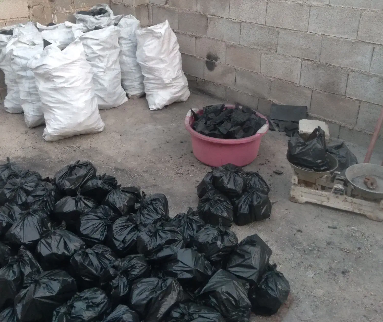 بسته بندی زغال کبابی|عمده‌فروشی|شیراز, کرونی(خاتونک)|دیوار