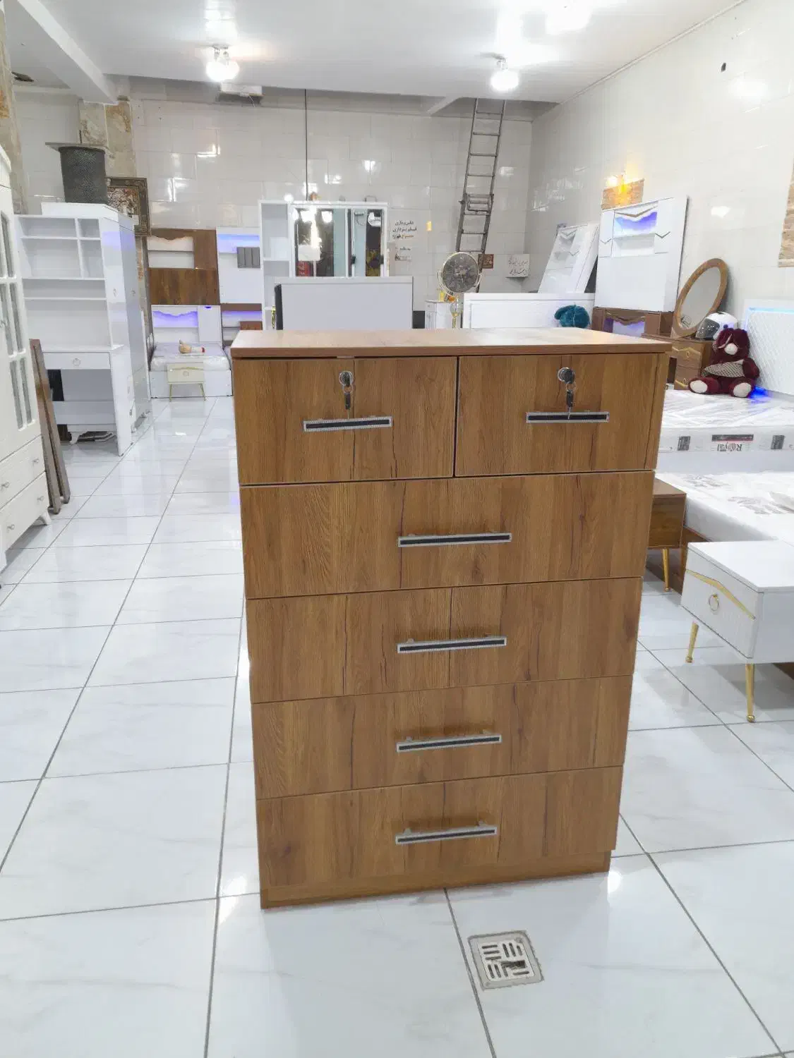 اجزای سرویس خواب|مبلمان خانگی و میز عسلی|نجفآباد, ویلاشهر|دیوار