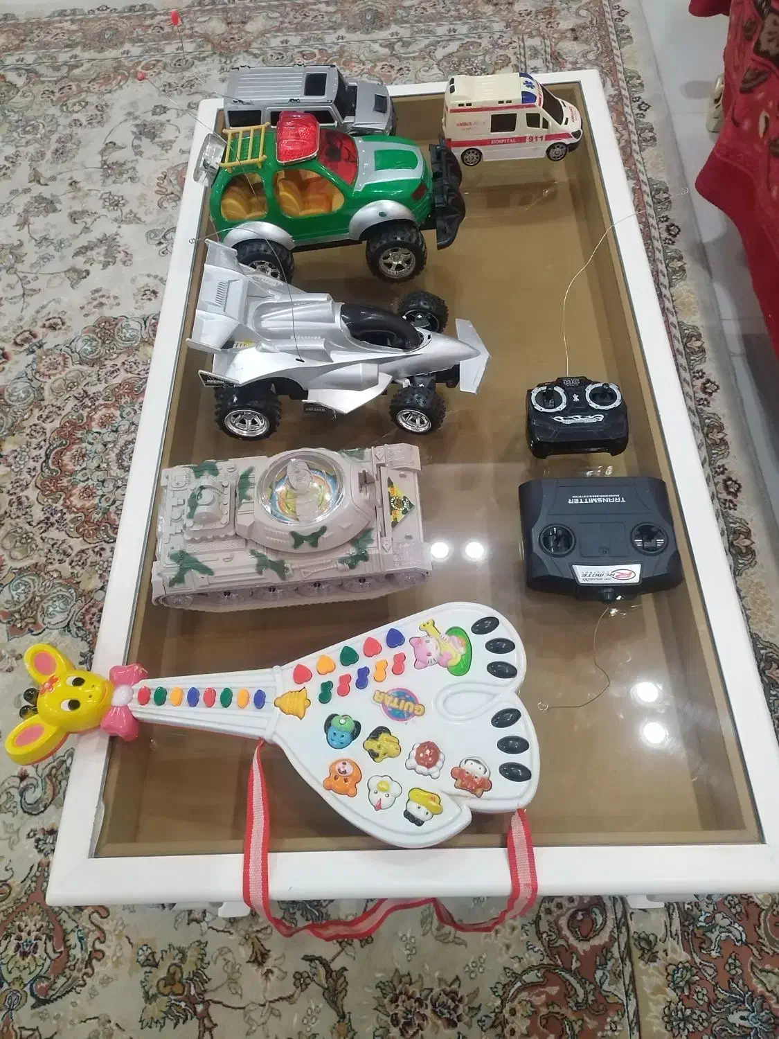 اسباب بازی کنترلی و باطری نیاز به تعمیر|اسباببازی بچه|سهند, |دیوار