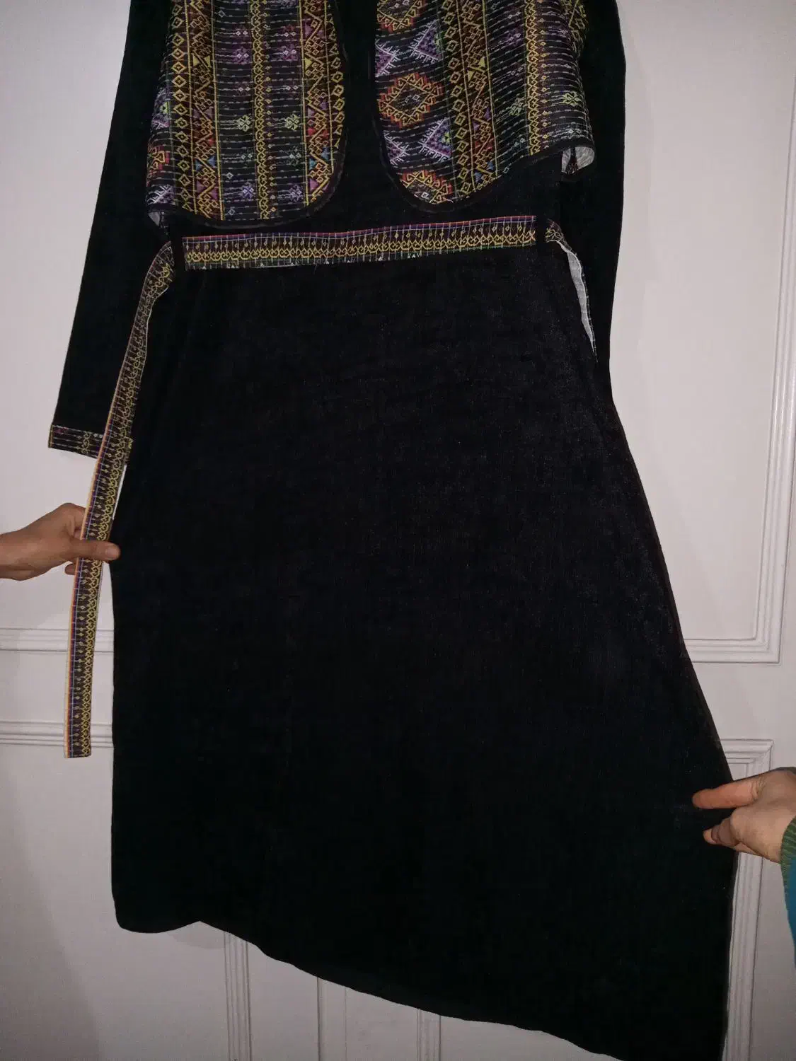 لباس نو|لباس|تهران, دبستان|دیوار