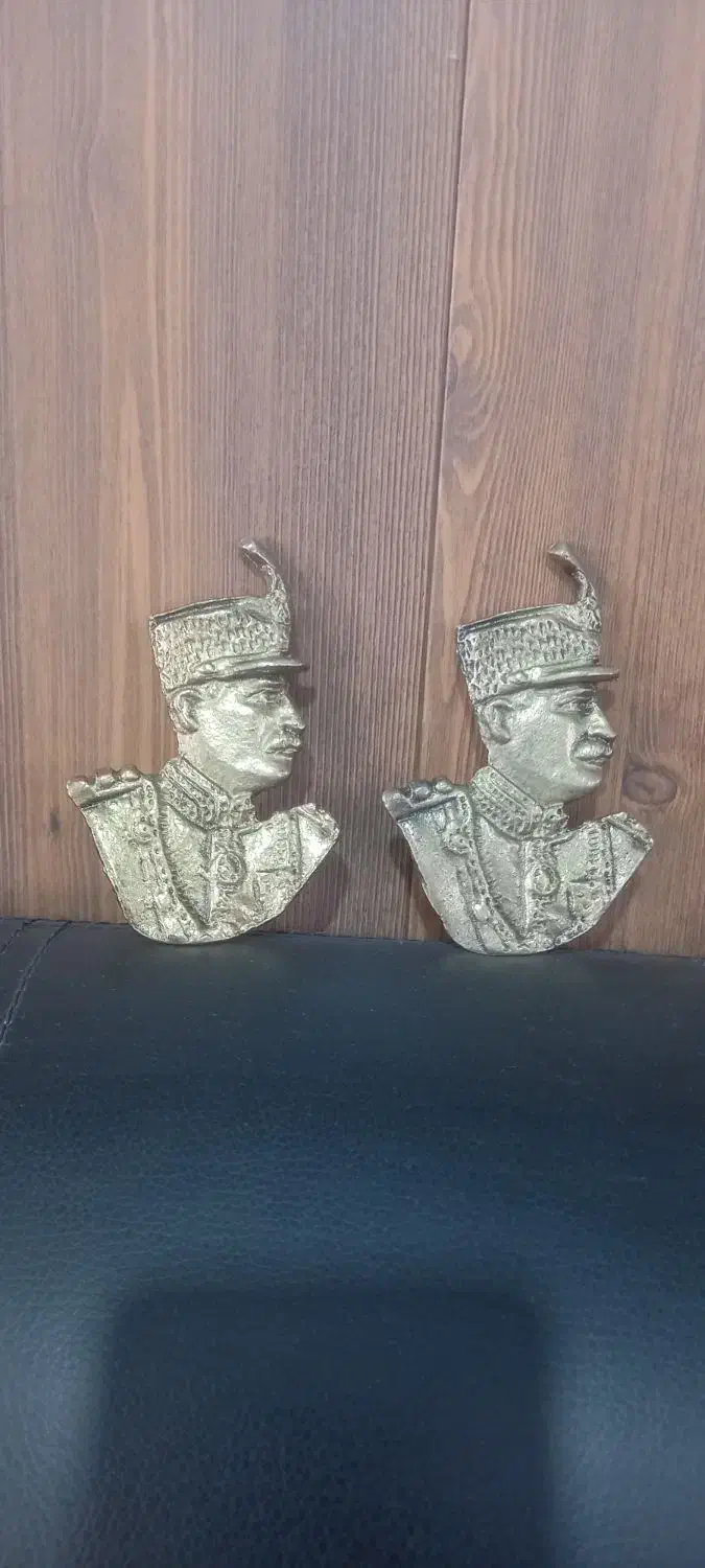 تندیس برنجی رضا شاه|مجسمه، تندیس، ماکت|اصفهان, جلفا|دیوار