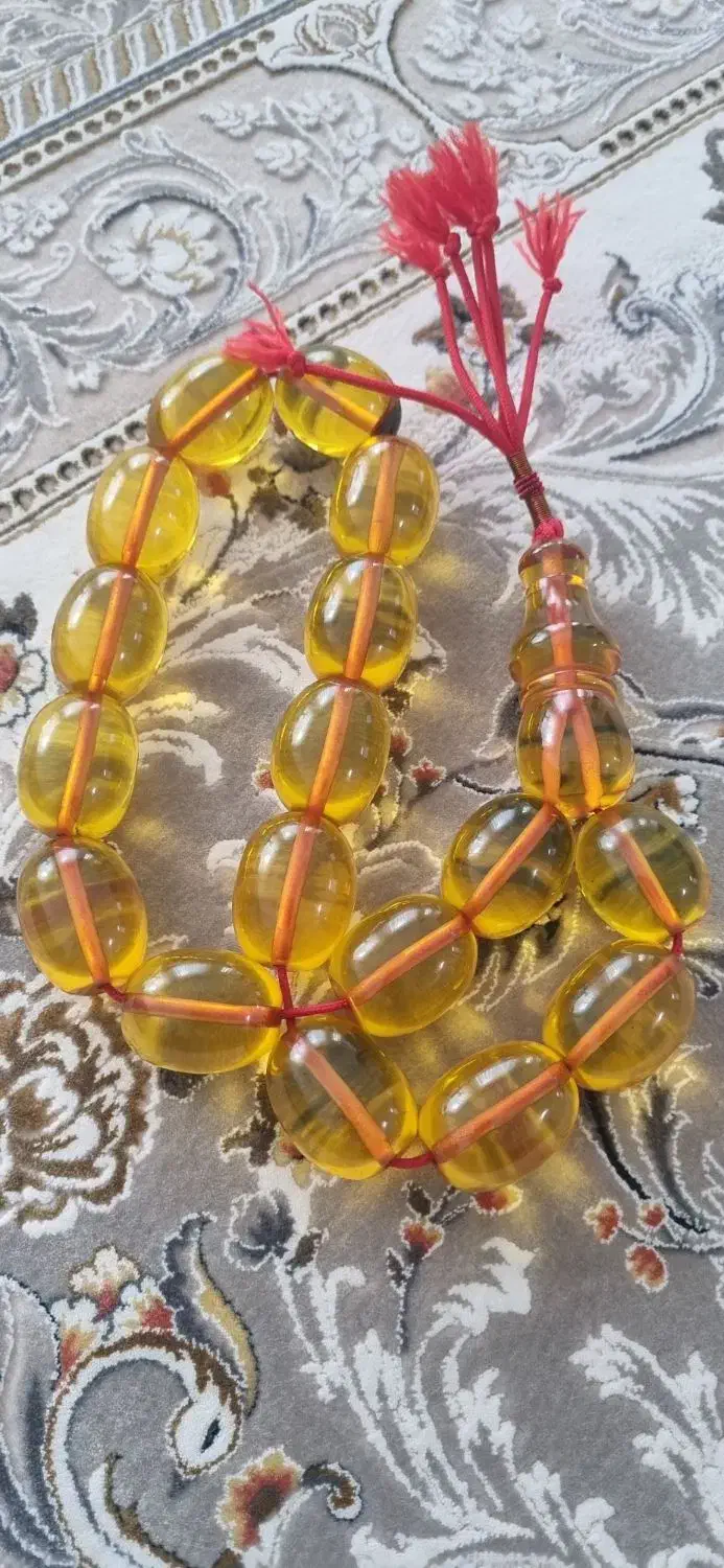 تسبیح آب حیات گرری.۱۷عدد  درشت،بی عیب|کلکسیون اشیاء عتیقه|سقز, |دیوار