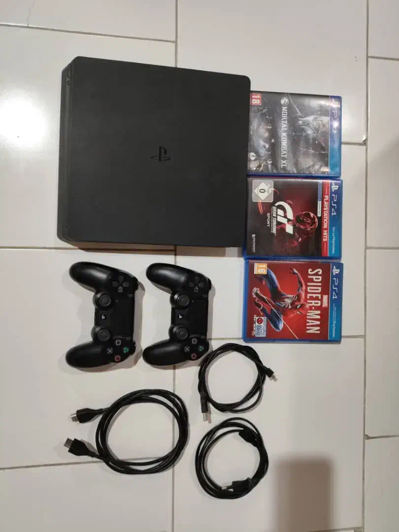 دستگاه بازی PS4 اصل آلمان.|کنسول، بازی ویدئویی و آنلاین|بندر انزلی, عباس آباد|دیوار