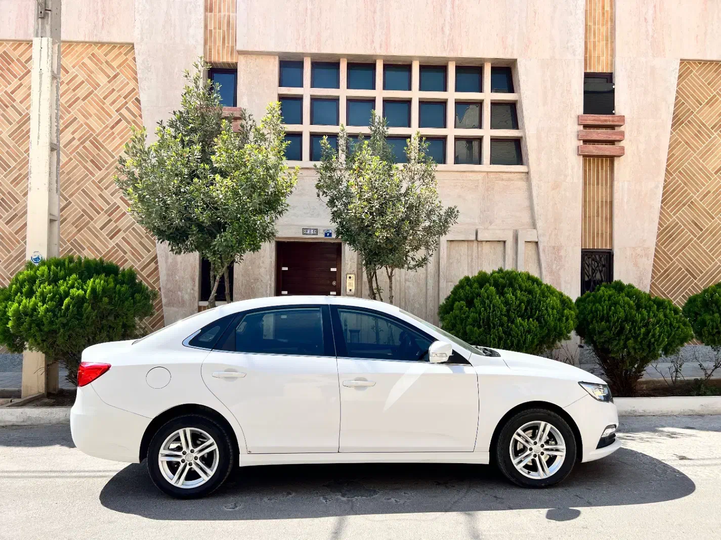 بسترن B30 مدل ۹۸ تک برگ سند|خودرو سواری و وانت|اصفهان, سپاهان‌شهر|دیوار