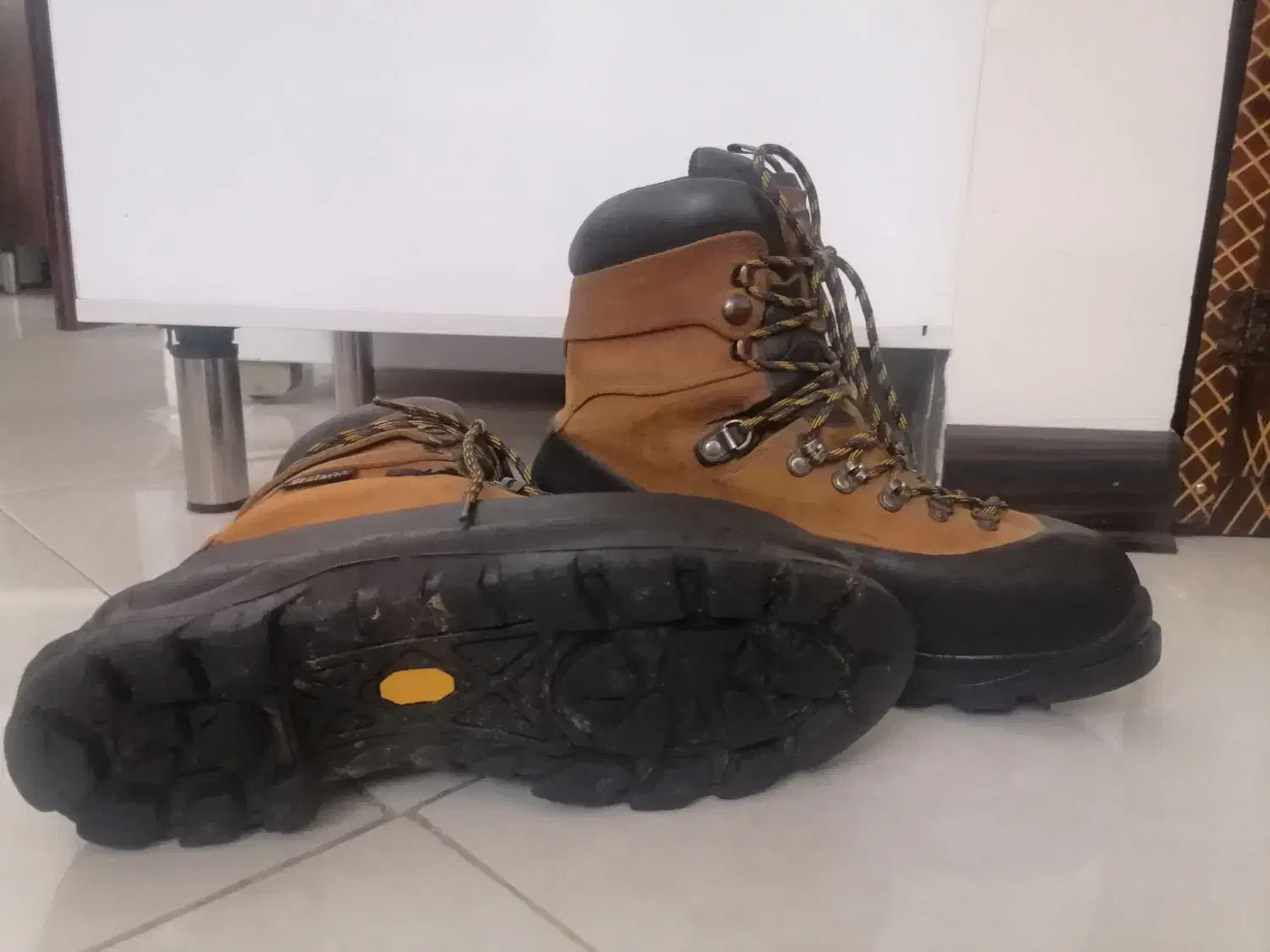 کفش دو پوش کوهنوردی بستارد اسپانیایی|کیف، کفش، کمربند|اراک, |دیوار