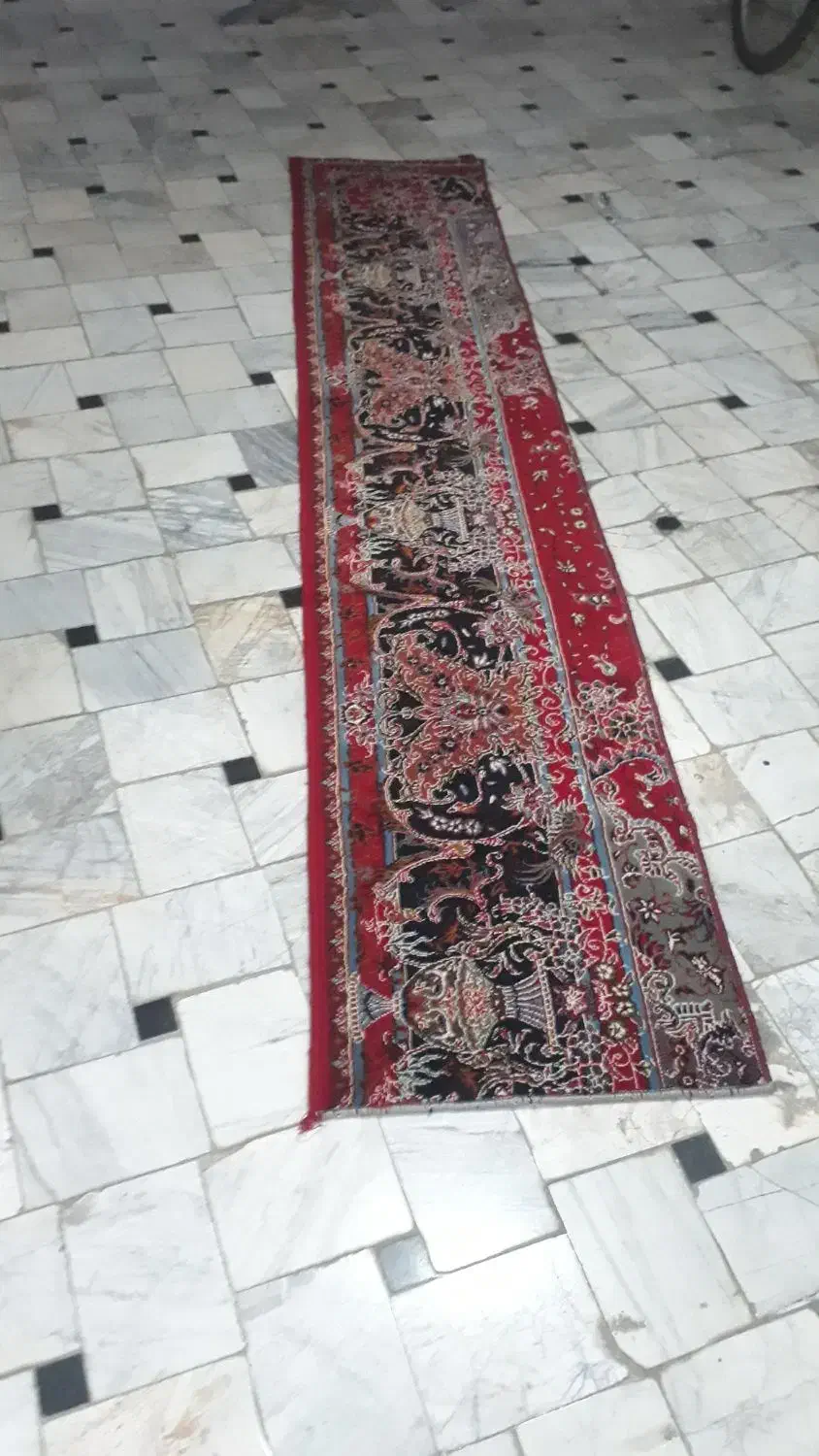 دو عدد فرش کناره در حد نو|فرش|قزوین, |دیوار