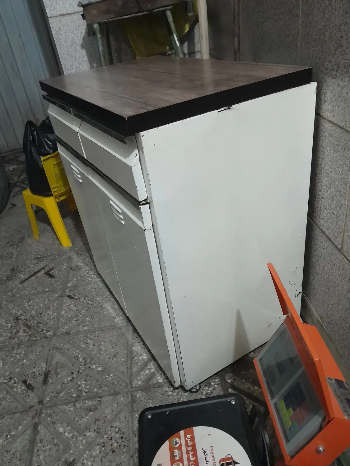 یک عدد کابینت|مصالح و تجهیزات ساختمان|بروجرد, |دیوار