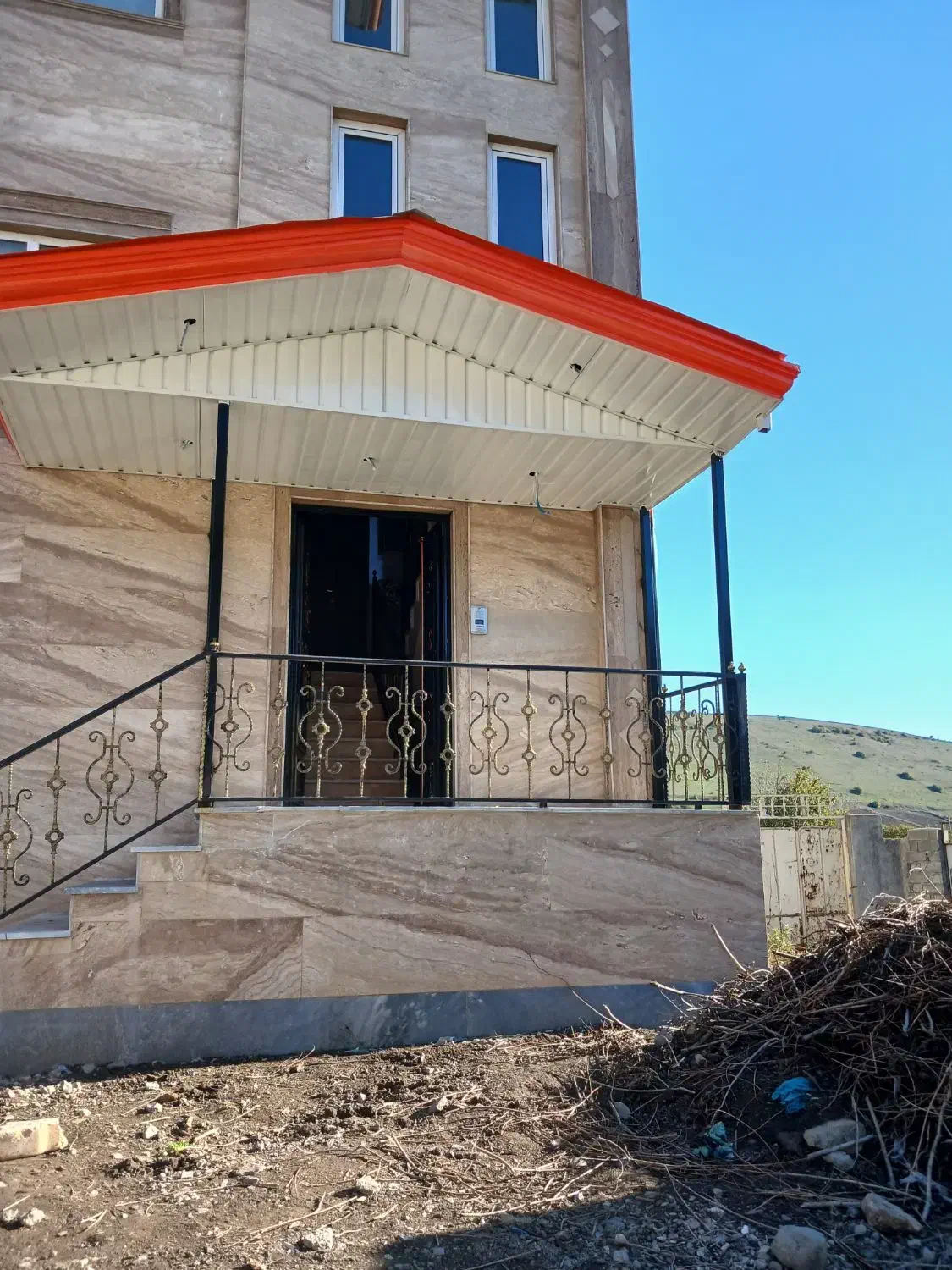 نقاشی نما لمبه ودرب وپنچره|خدمات پیشه و مهارت|اردبیل, |دیوار