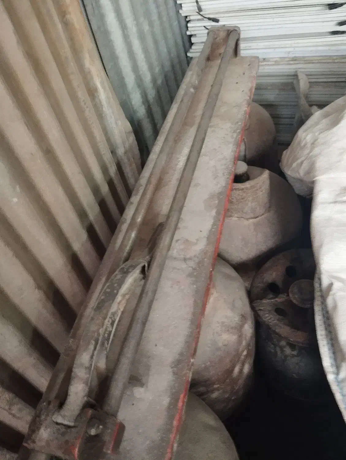 قفس و پرژکتور کاشی. بر مخزن باذ|مصالح و تجهیزات ساختمان|اهواز, سپیدار|دیوار