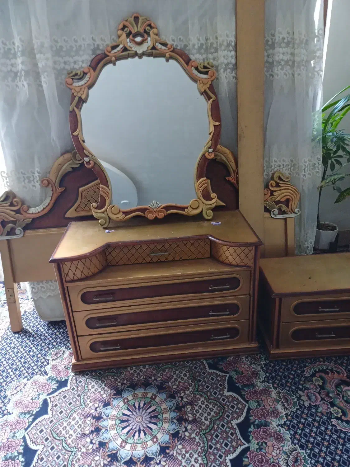 تخت وتشک|تخت و سرویس خواب|بروجرد, |دیوار