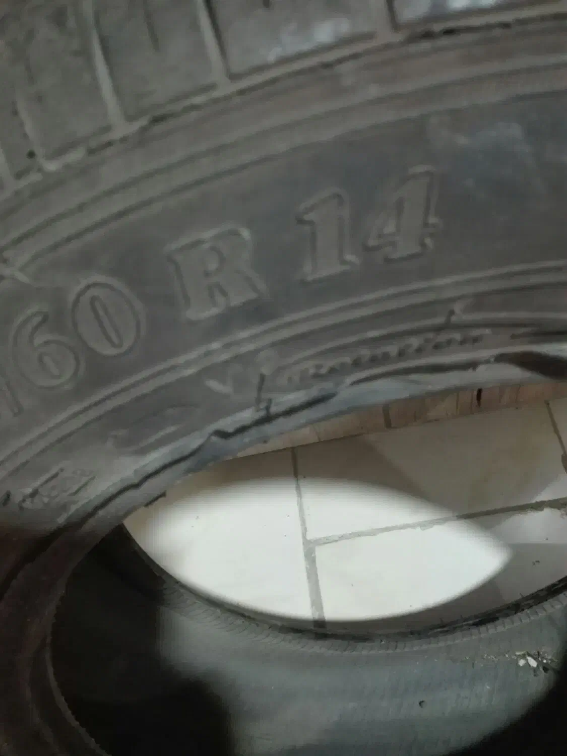 یک عدد لاستیک با یک جفت چراغ عقب 206|قطعات یدکی و لوازم جانبی|بندر ماهشهر, |دیوار